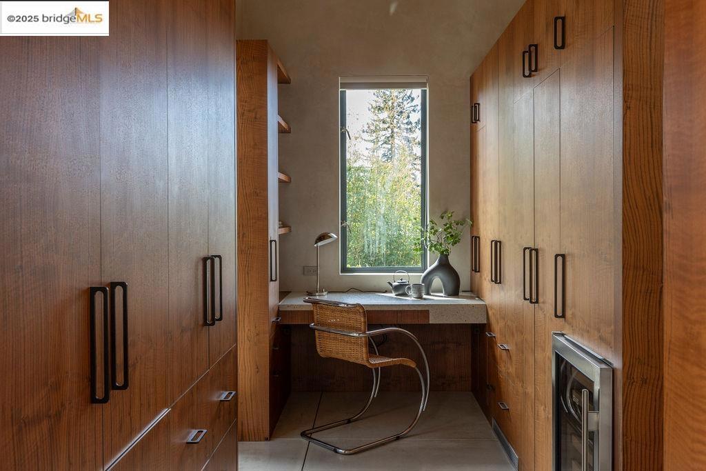 CLAREMONT HILLS - Residential