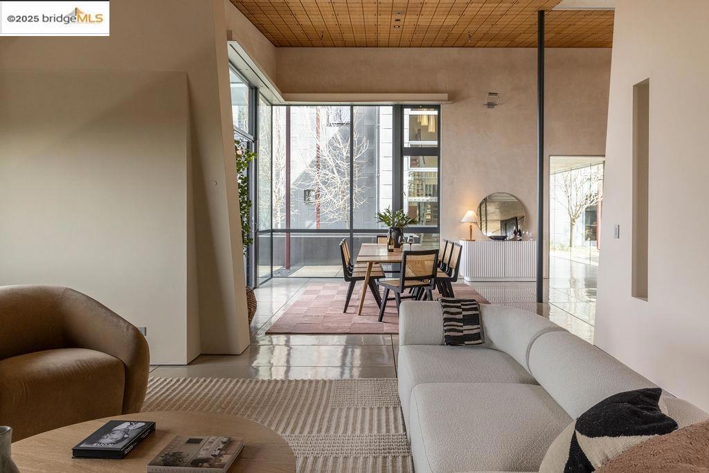 CLAREMONT HILLS - Residential