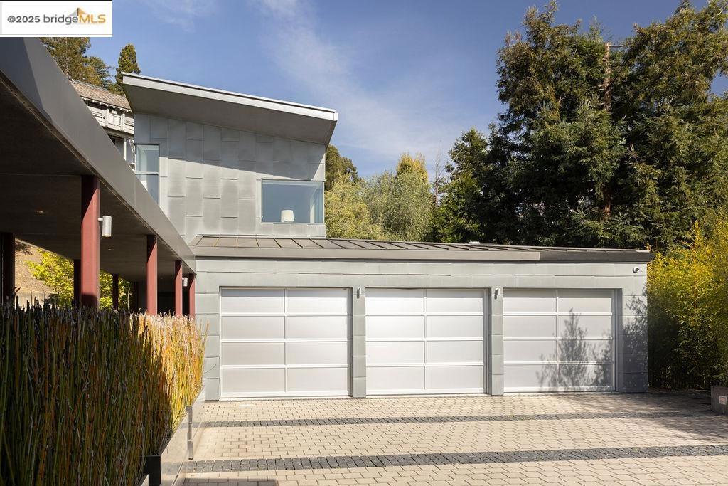 CLAREMONT HILLS - Residential