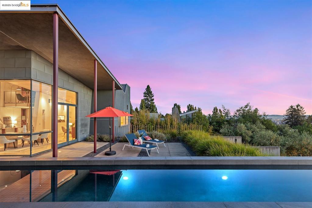 CLAREMONT HILLS - Residential