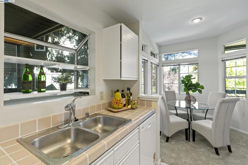 CANYON MEADOWS - Residential
