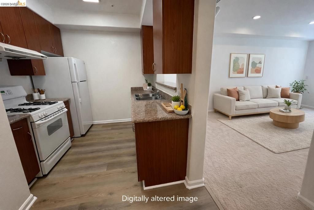 Photo of 989 Franklin St St #621, Oakland, CA 94607 (MLS # 41127620)