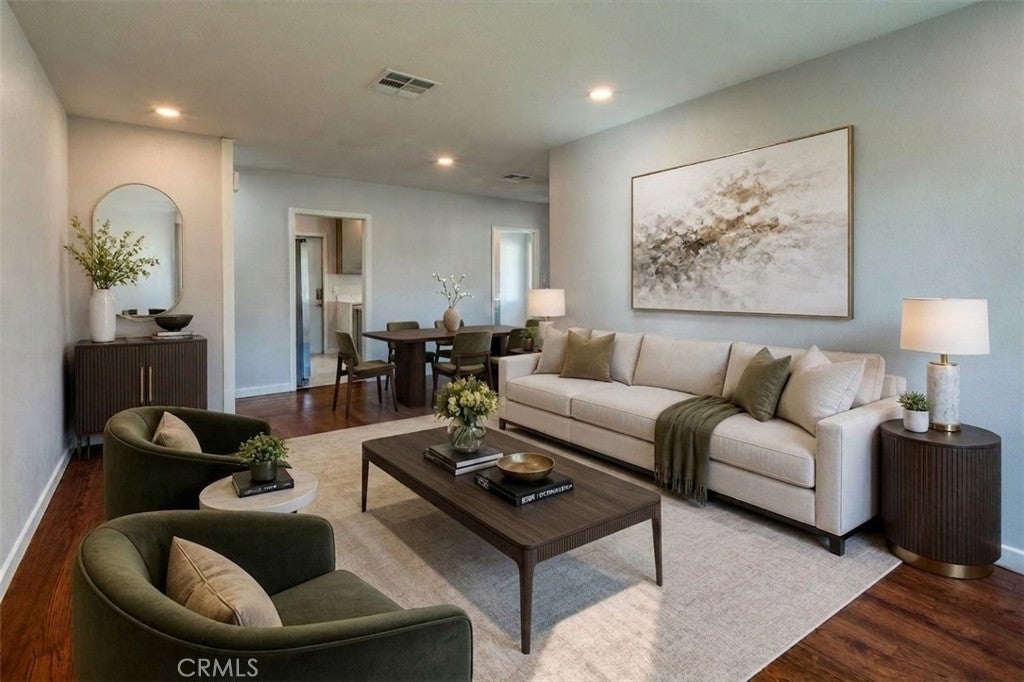 8237 Arnett