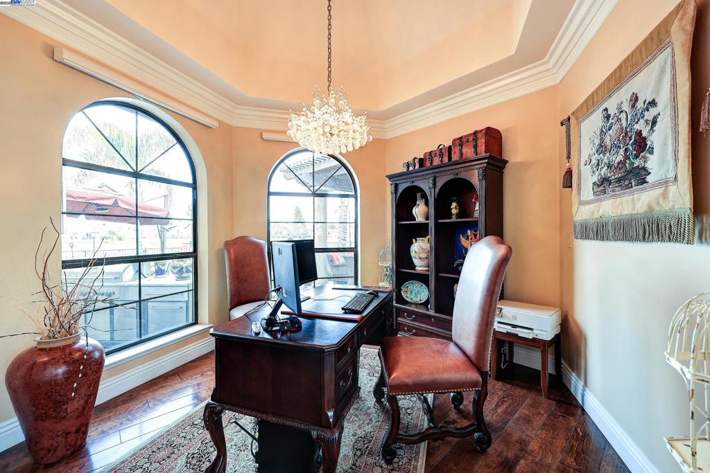 DISCOVERY BAY COUNTRY CLUB - Residential