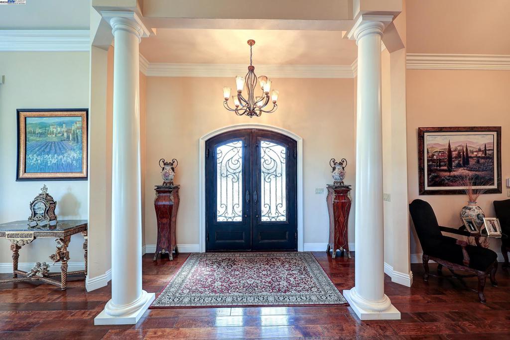 DISCOVERY BAY COUNTRY CLUB - Residential