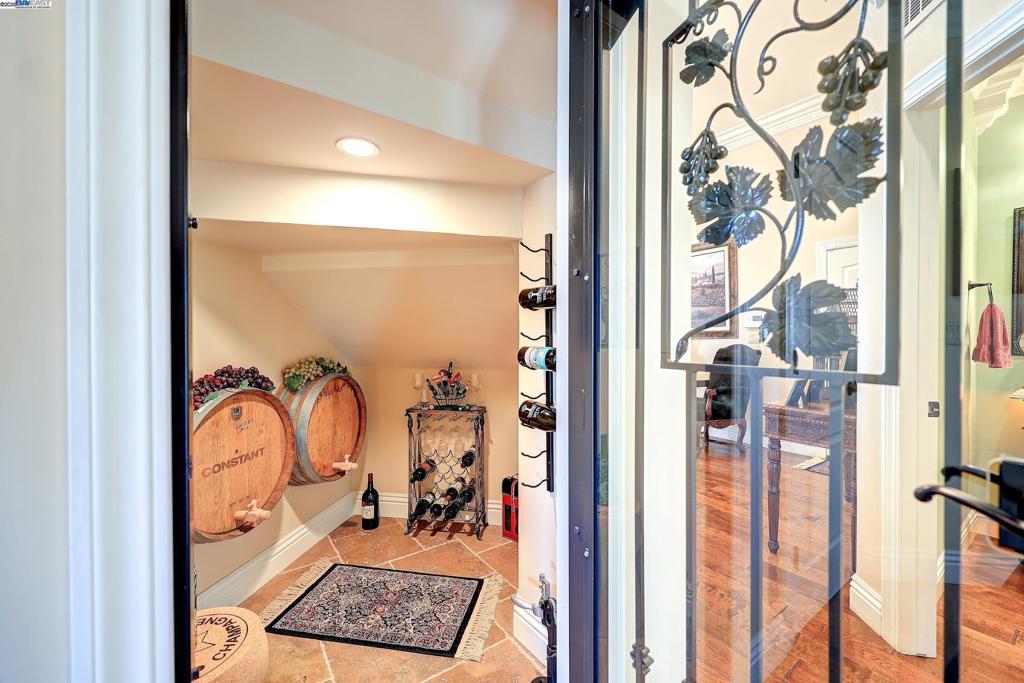 DISCOVERY BAY COUNTRY CLUB - Residential