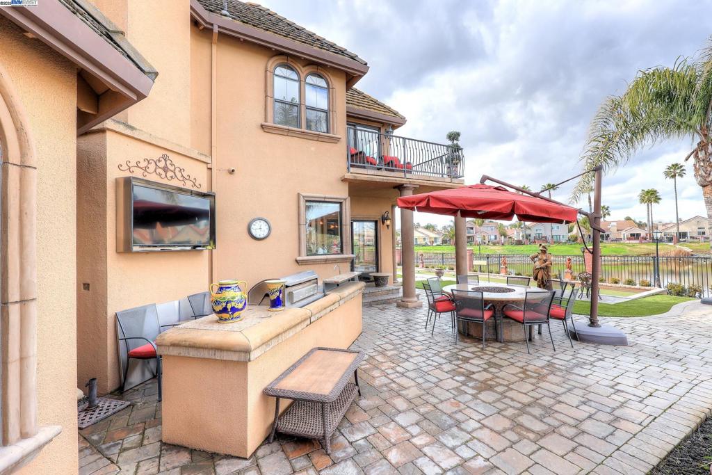 DISCOVERY BAY COUNTRY CLUB - Residential