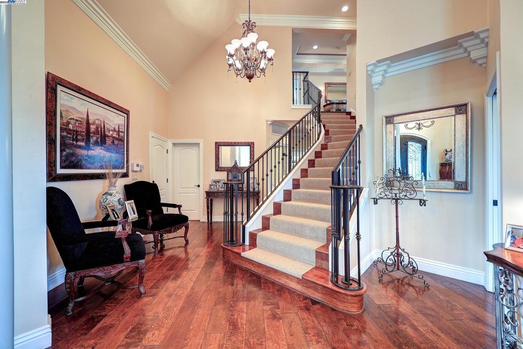 DISCOVERY BAY COUNTRY CLUB - Residential