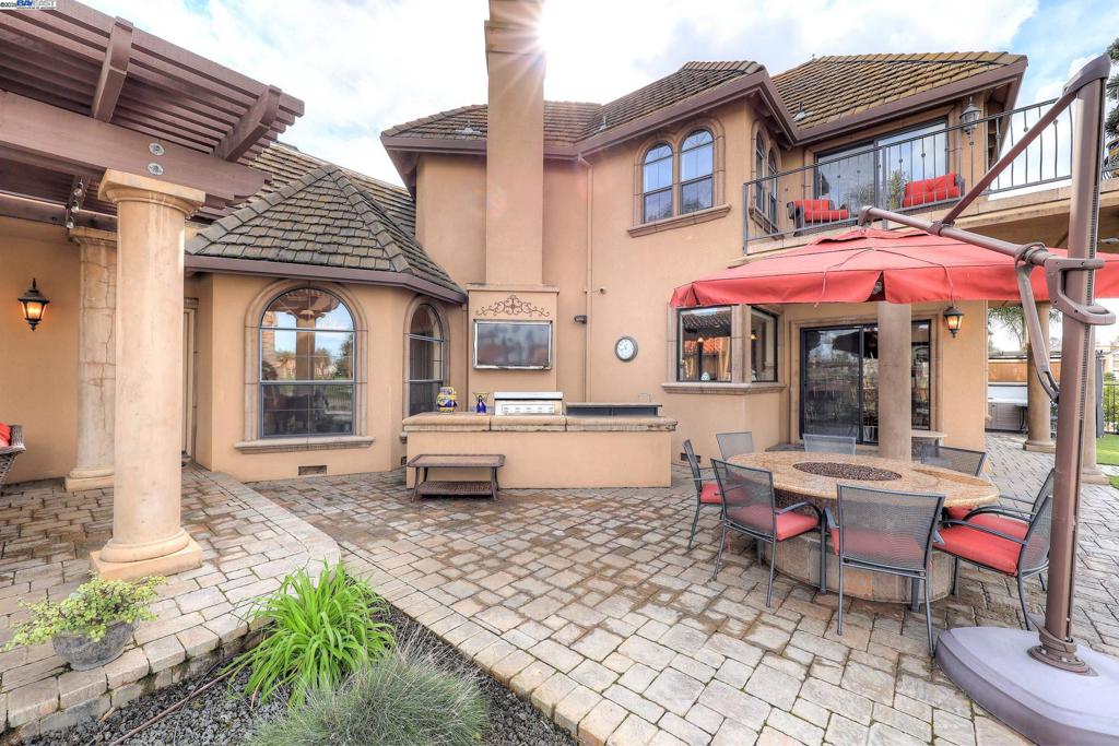 DISCOVERY BAY COUNTRY CLUB - Residential