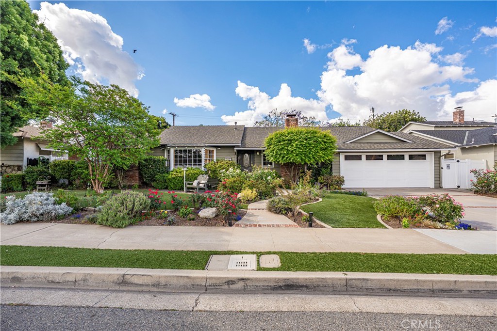 1224 E Orange Grove