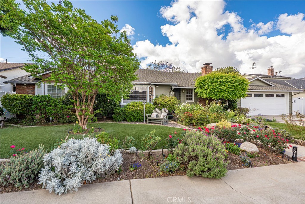 1224 E Orange Grove