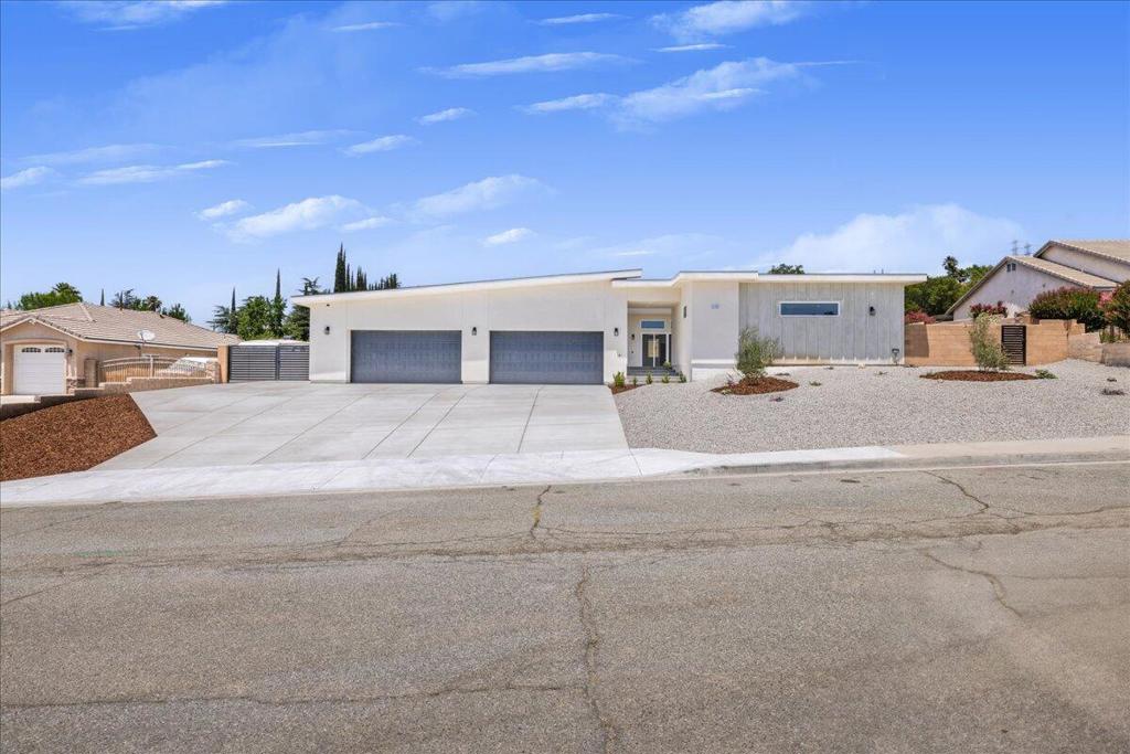 4195 Evergreen Lane