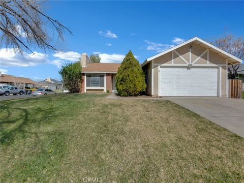 Photo of 1703 E Avenue R3, Palmdale, CA 93550 (MLS # SR26043777)