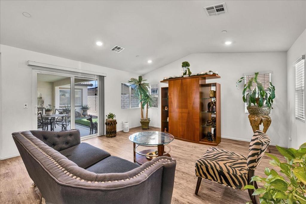 67373 Rio Largo Road