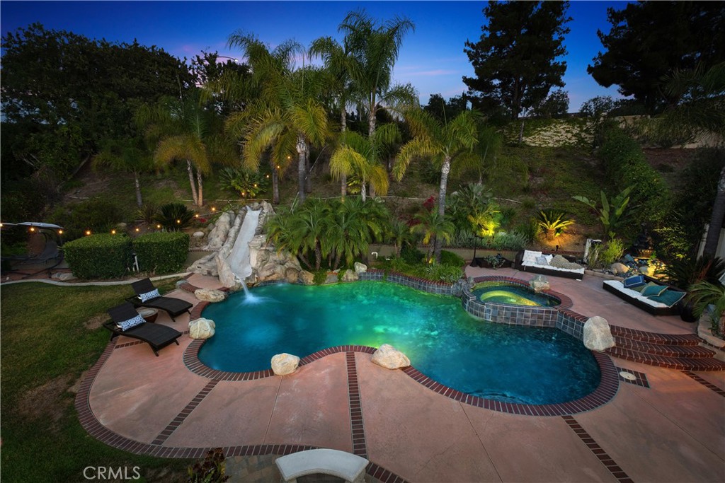 42332 Camino Merano