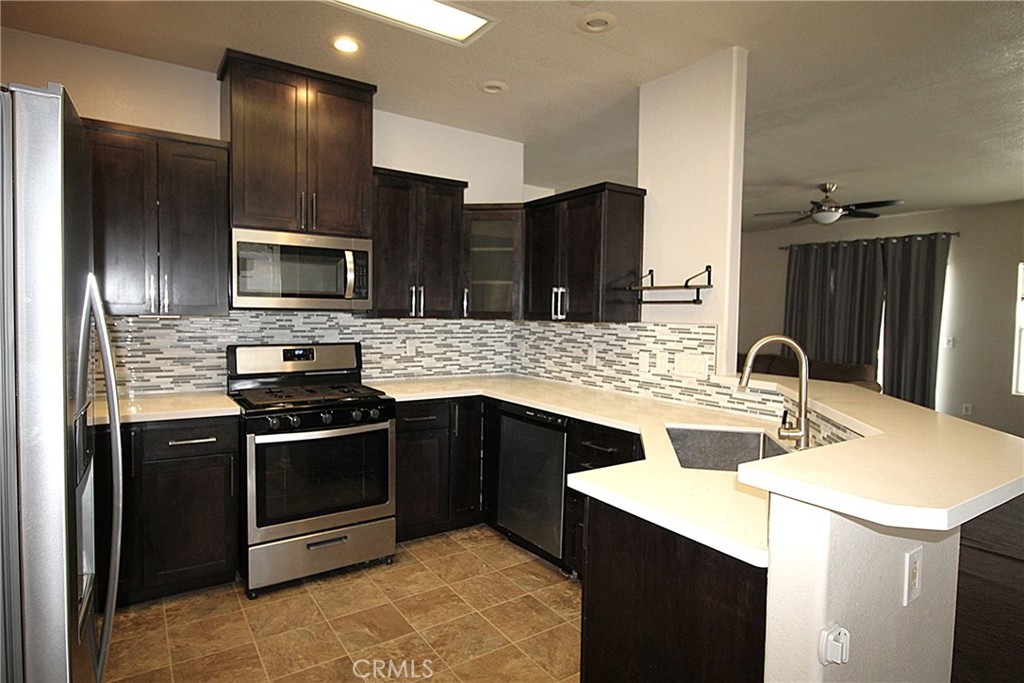 8348 Fernwood