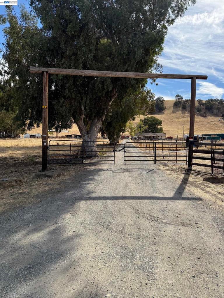 Photo of 4505 Briones Valley Rd RD, Brentwood, CA 94513 (MLS # 41147690)