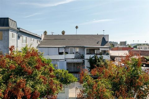 Photo of 1716 3/4 Winona Boulevard, Los Angeles, CA 90027 (MLS # GD25219877) Photo of 1716 3/4 Winona Boulevard, Los Angeles, CA 90027 (MLS # GD25219877)
