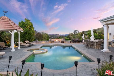 Photo of 1403 Kingsboro Court, Westlake Village, CA 91362 (MLS # 26711273)