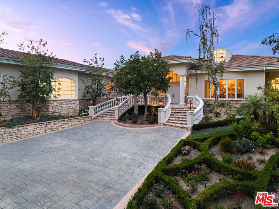 1403 Kingsboro Court