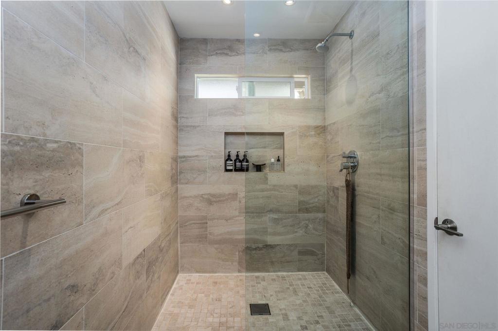 La Costa - Residential Lease