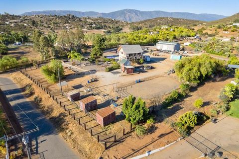 Photo of 31141 Saddleback Rd Rd, Valley Center, CA 92082 (MLS # 250033520SD)