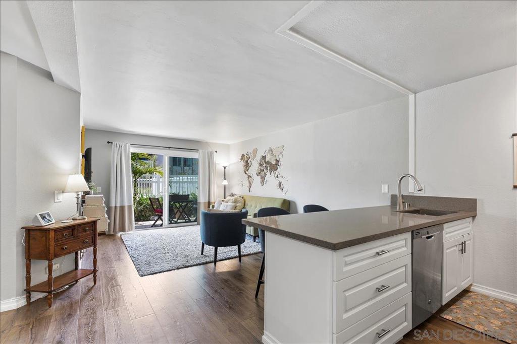 8036 Linda Vista 1P