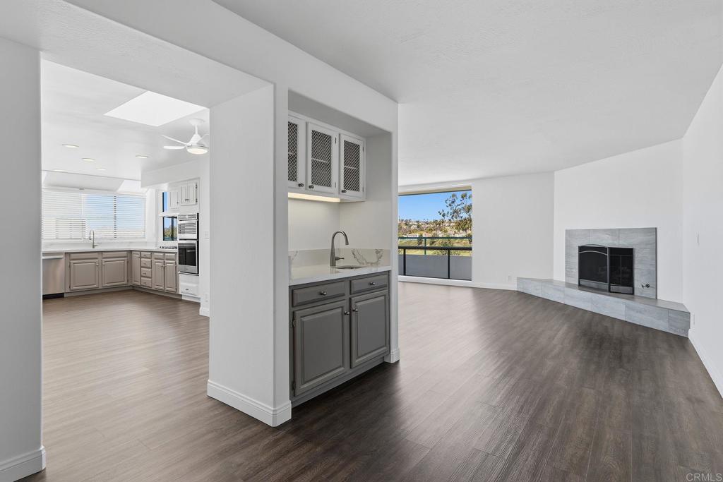 2558 Navarra Drive E