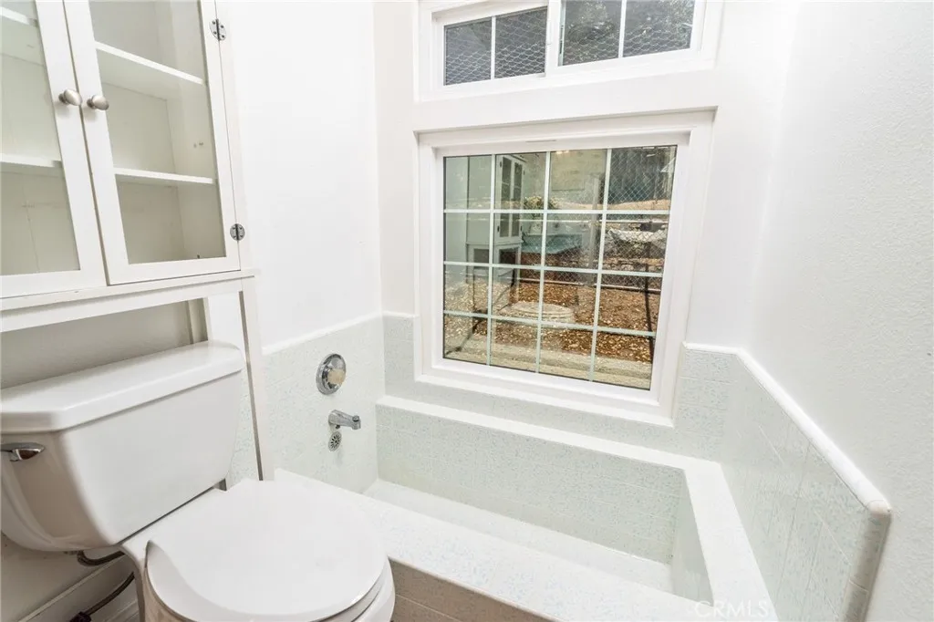 Oak Glen, California 92399, United States, 4 Bedrooms Bedrooms, ,3 BathroomsBathrooms,Residential,Active,36691