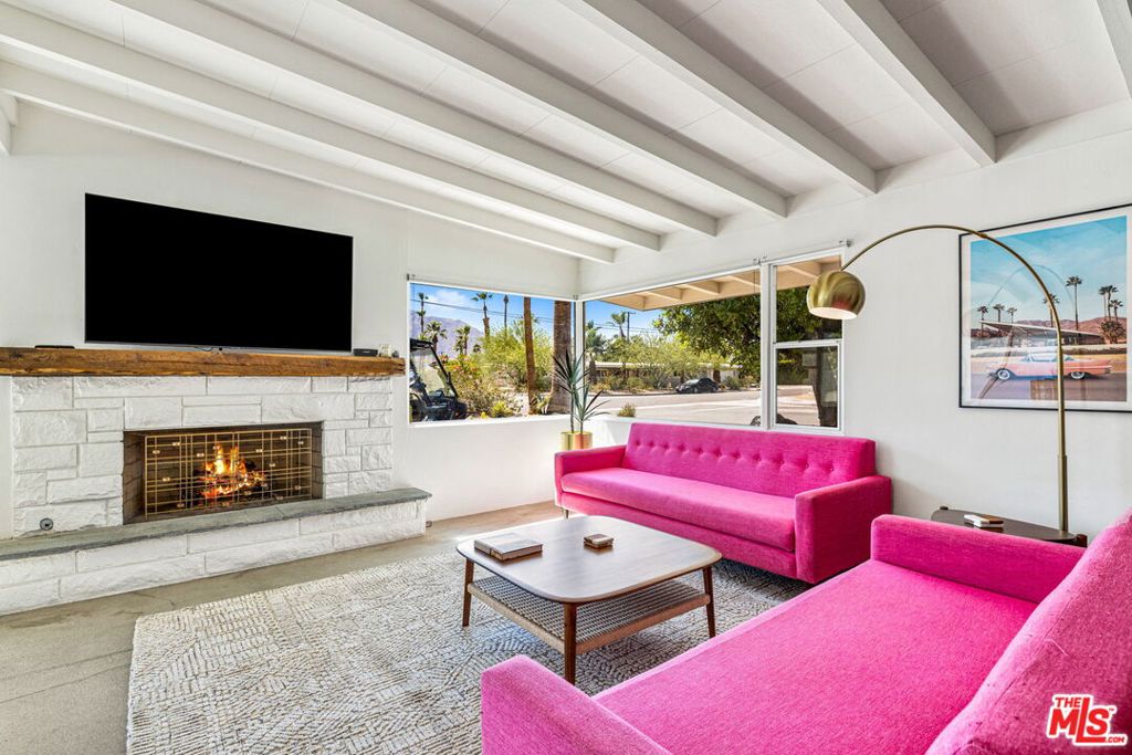 2123 E Belding Drive