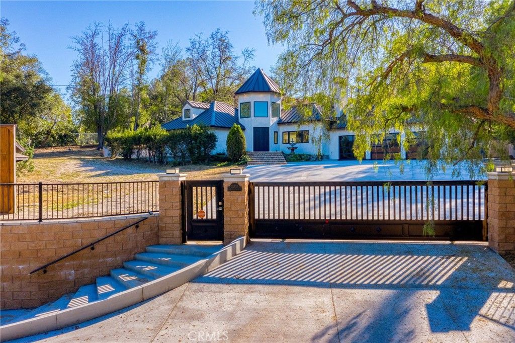 Photo of 10533 Morada, Orange, CA 92869 (MLS # PW26029738)