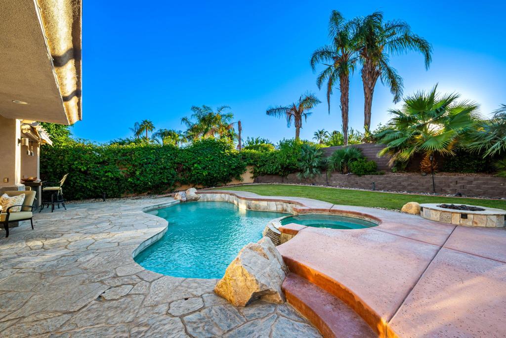 Hovley Palms - Residential