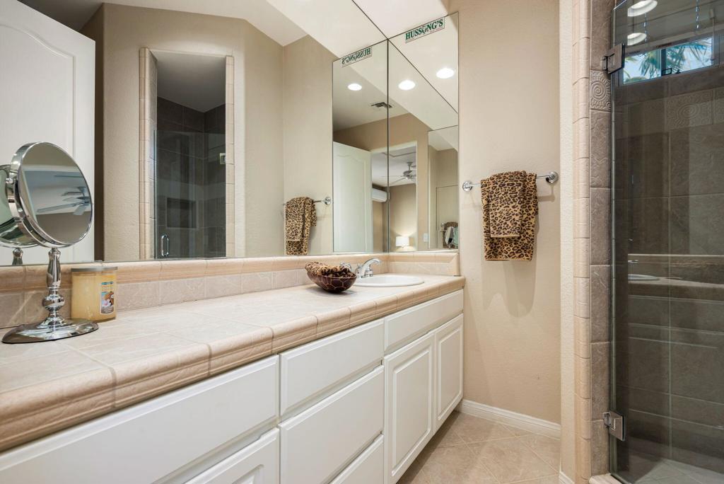 Hovley Palms - Residential