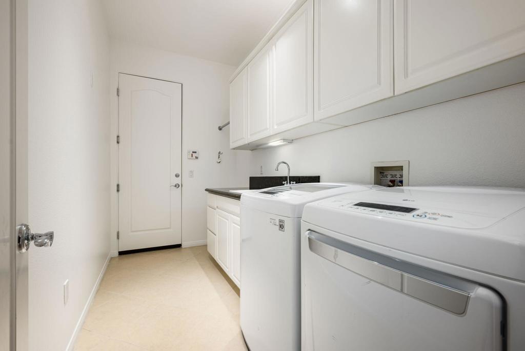 Hovley Palms - Residential