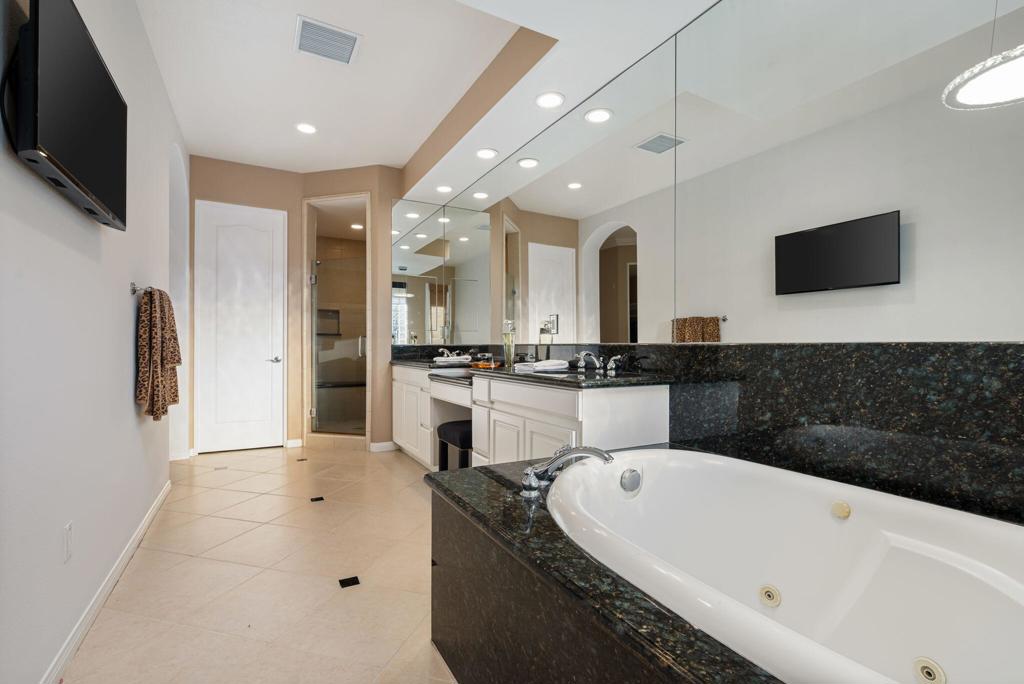 Hovley Palms - Residential