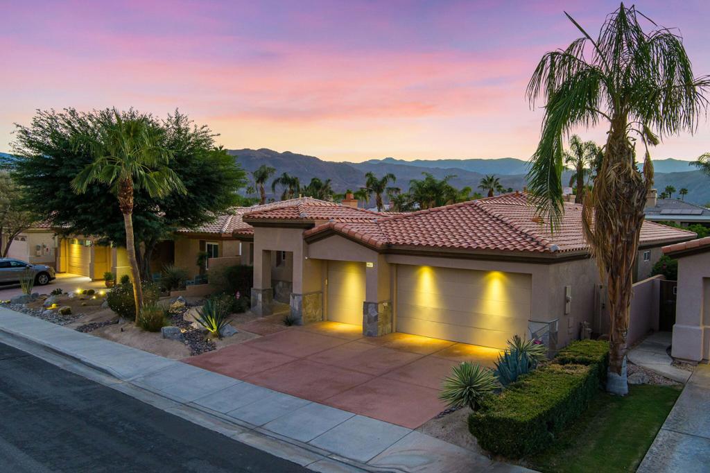 Hovley Palms - Residential