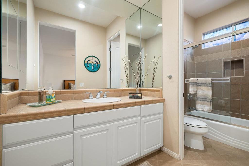 Hovley Palms - Residential