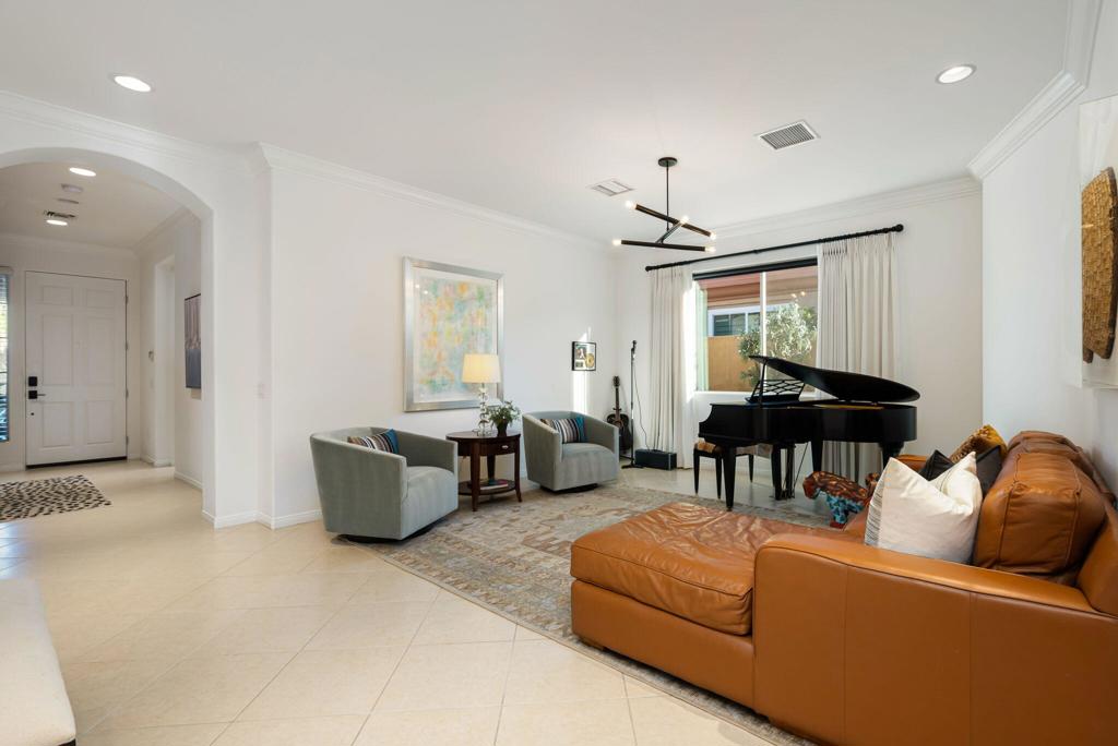 Hovley Palms - Residential