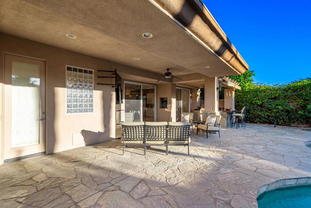 Hovley Palms - Residential
