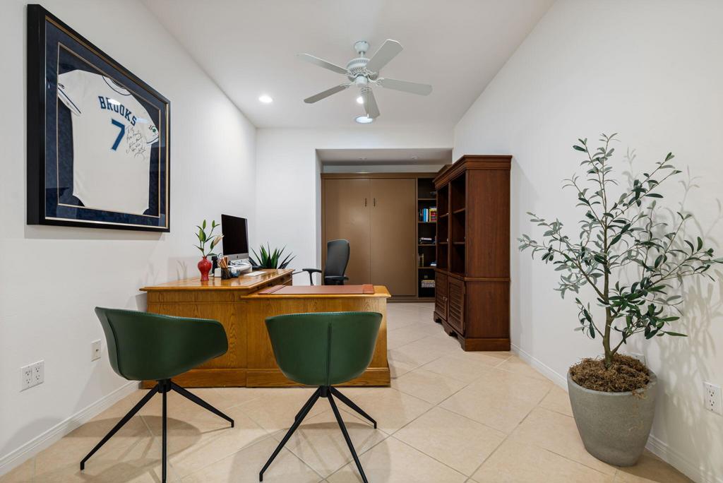 Hovley Palms - Residential