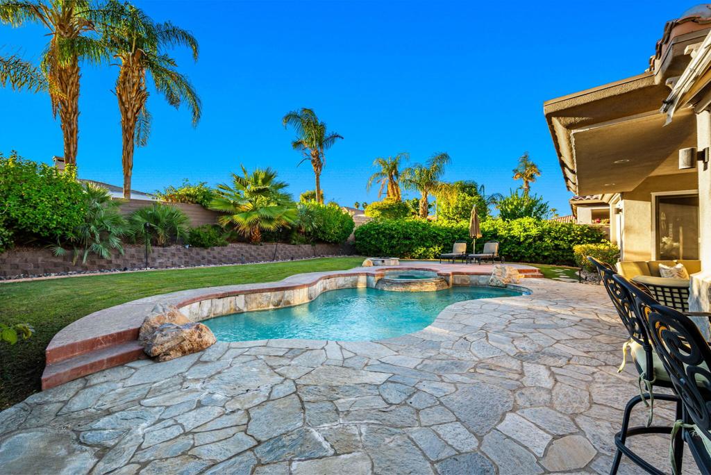 Hovley Palms - Residential