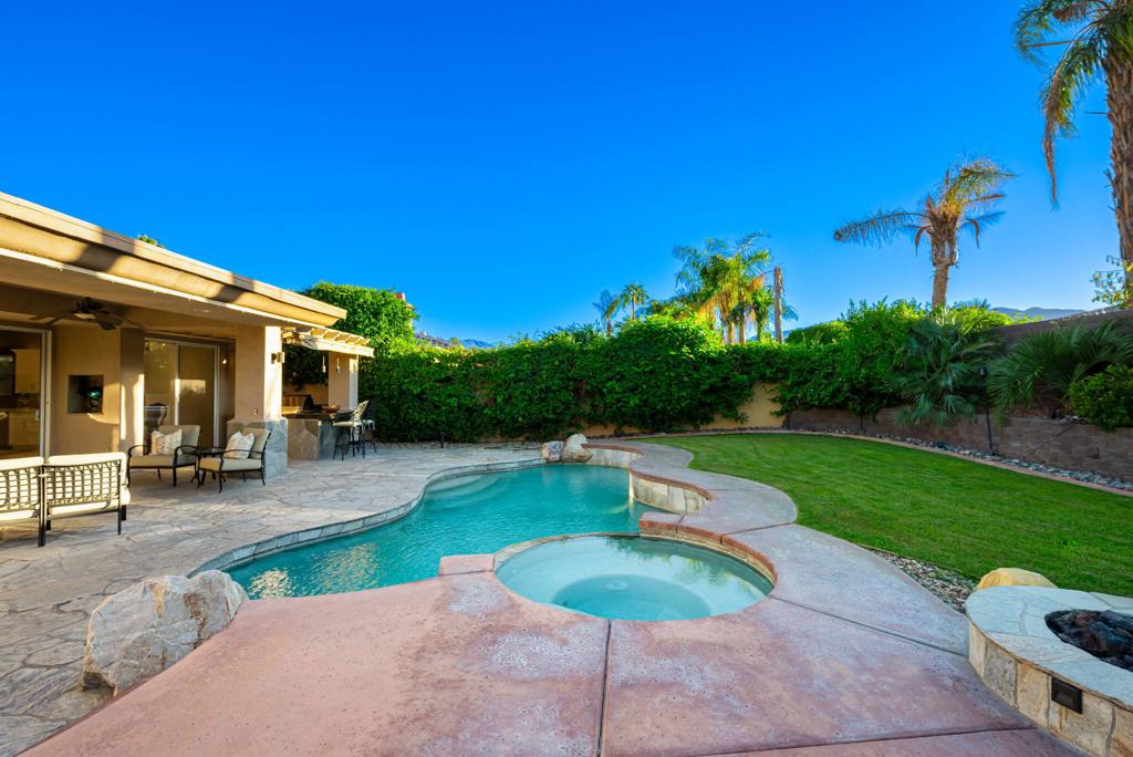Hovley Palms - Residential