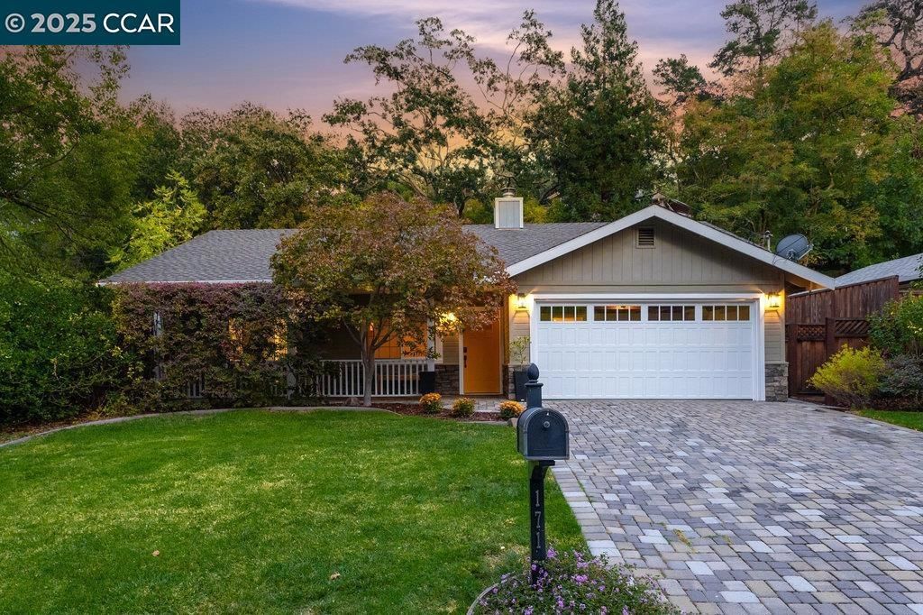 Photo of 171 Sequoia Ave Ave, Walnut Creek, CA 94595 (MLS # 41115264)