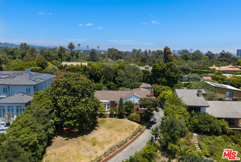 140 S Burlingame Avenue