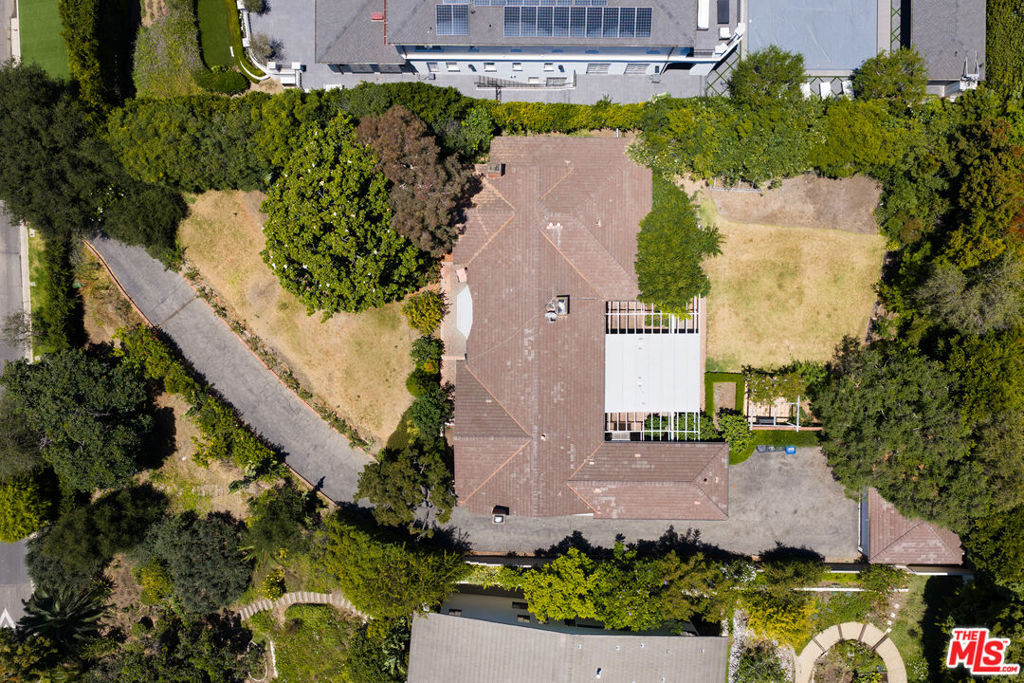 140 S Burlingame Avenue