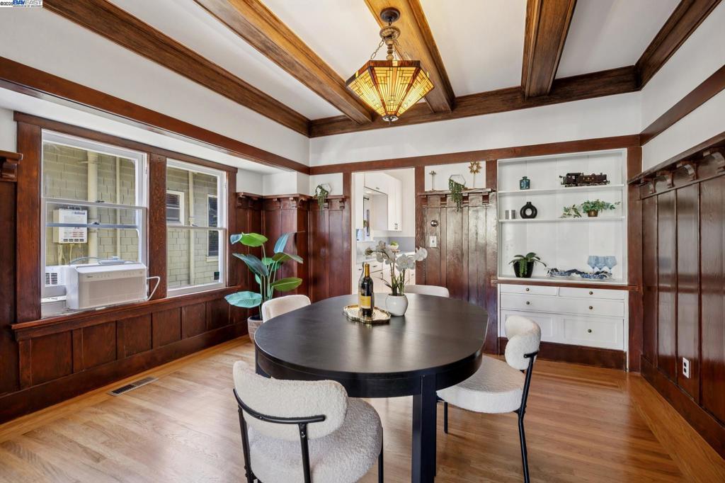 EAST END - Residential