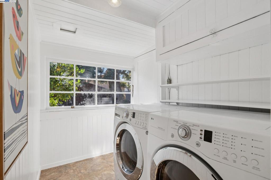 EAST END - Residential