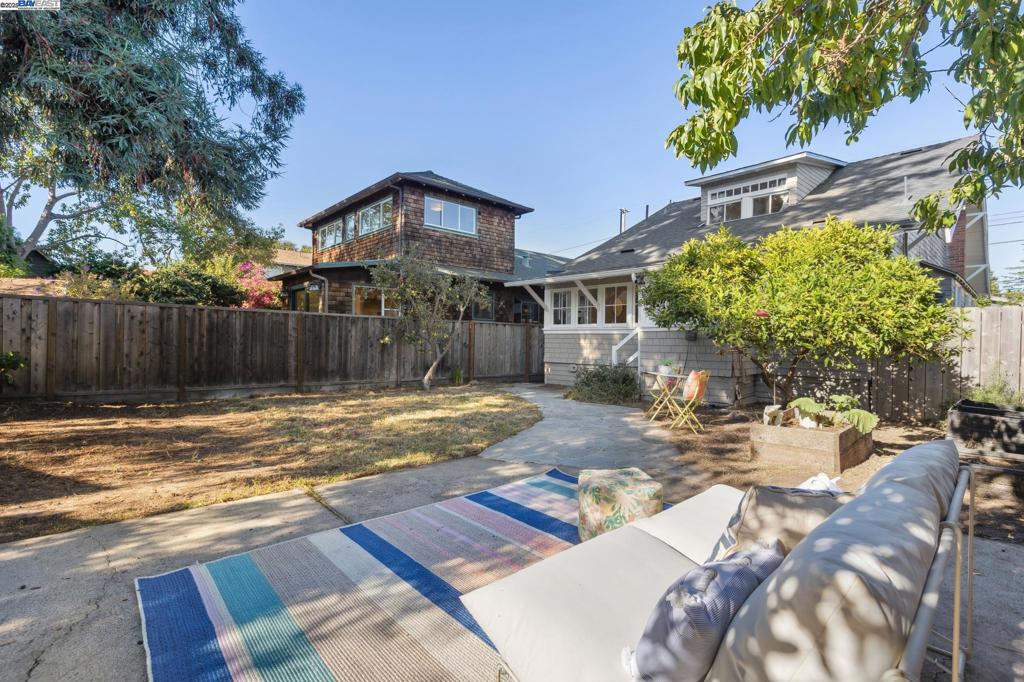 EAST END - Residential