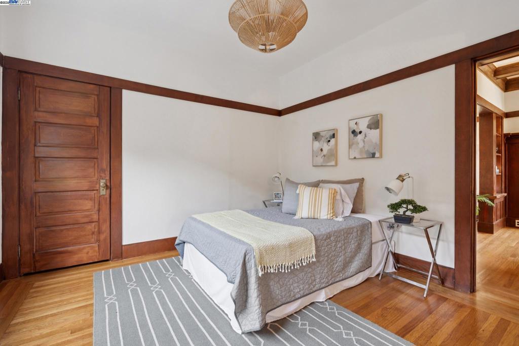 EAST END - Residential