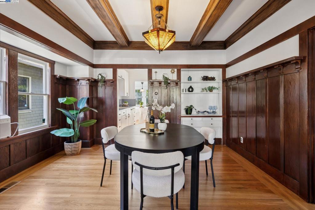 EAST END - Residential